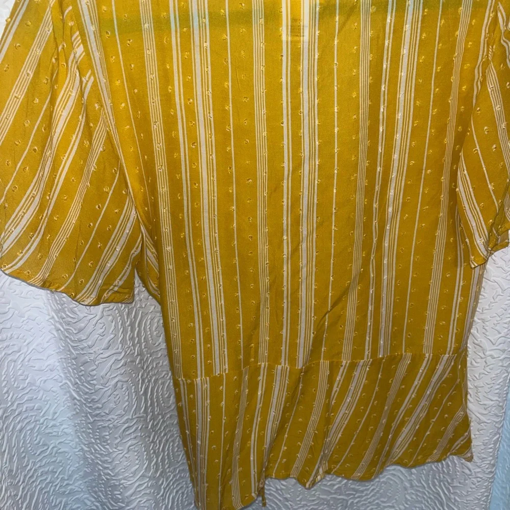 Yellow top - Picture 5 of 5